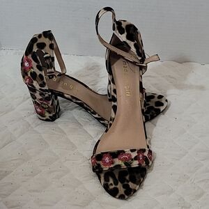 Madden Girl Behave Sandals Size  9